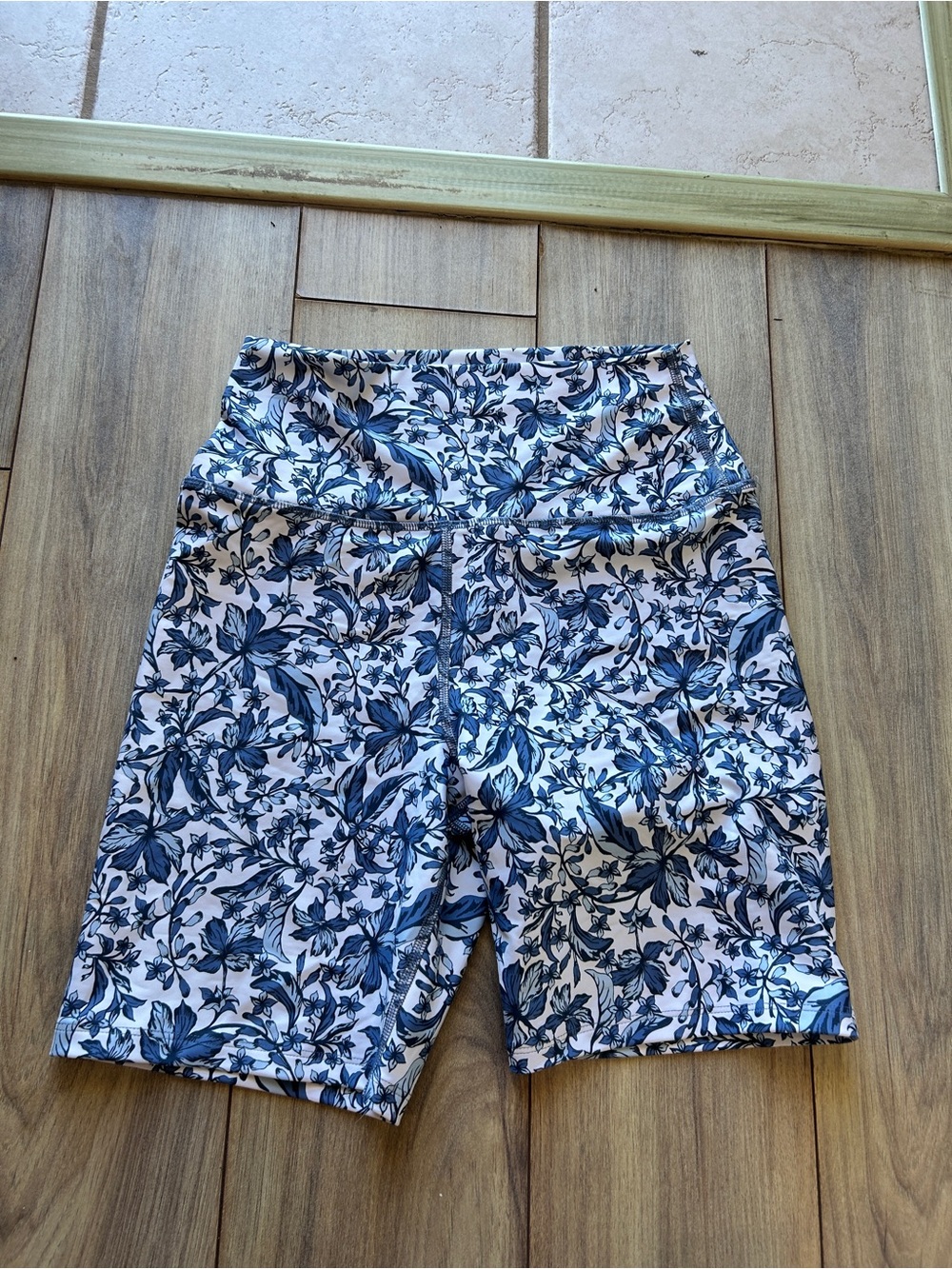 High-Rise Floral Bike Shorts in Blue and White